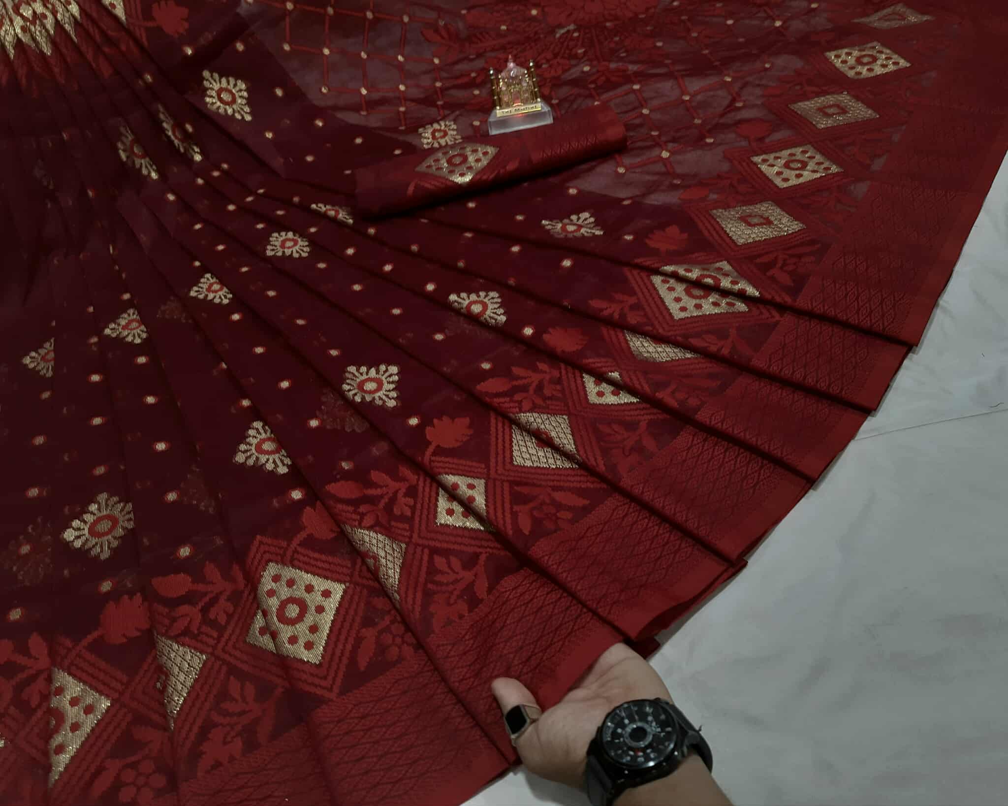 ঢাকাইয়া জামদানি (Maroon)