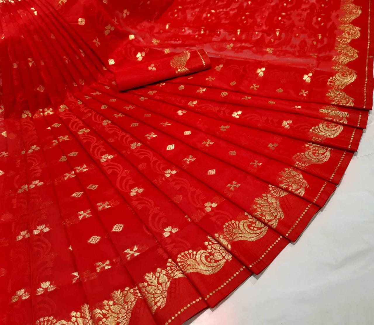 ঢাকাইয়া জামদানি (Deep Crimson)