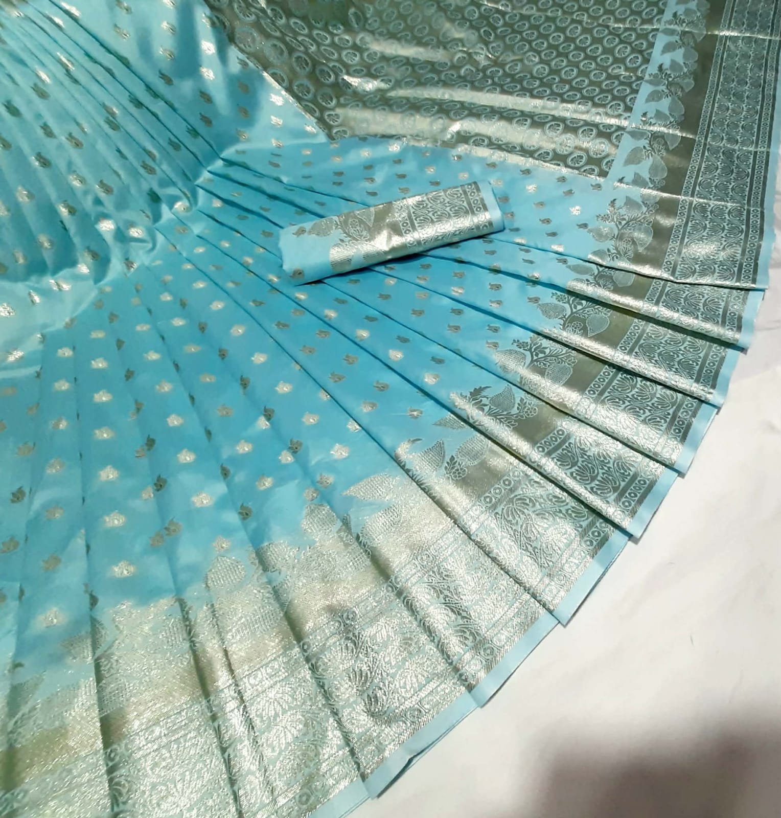 সফট সিল্ক কাতান  ১২.৫ হাত শাড়ি