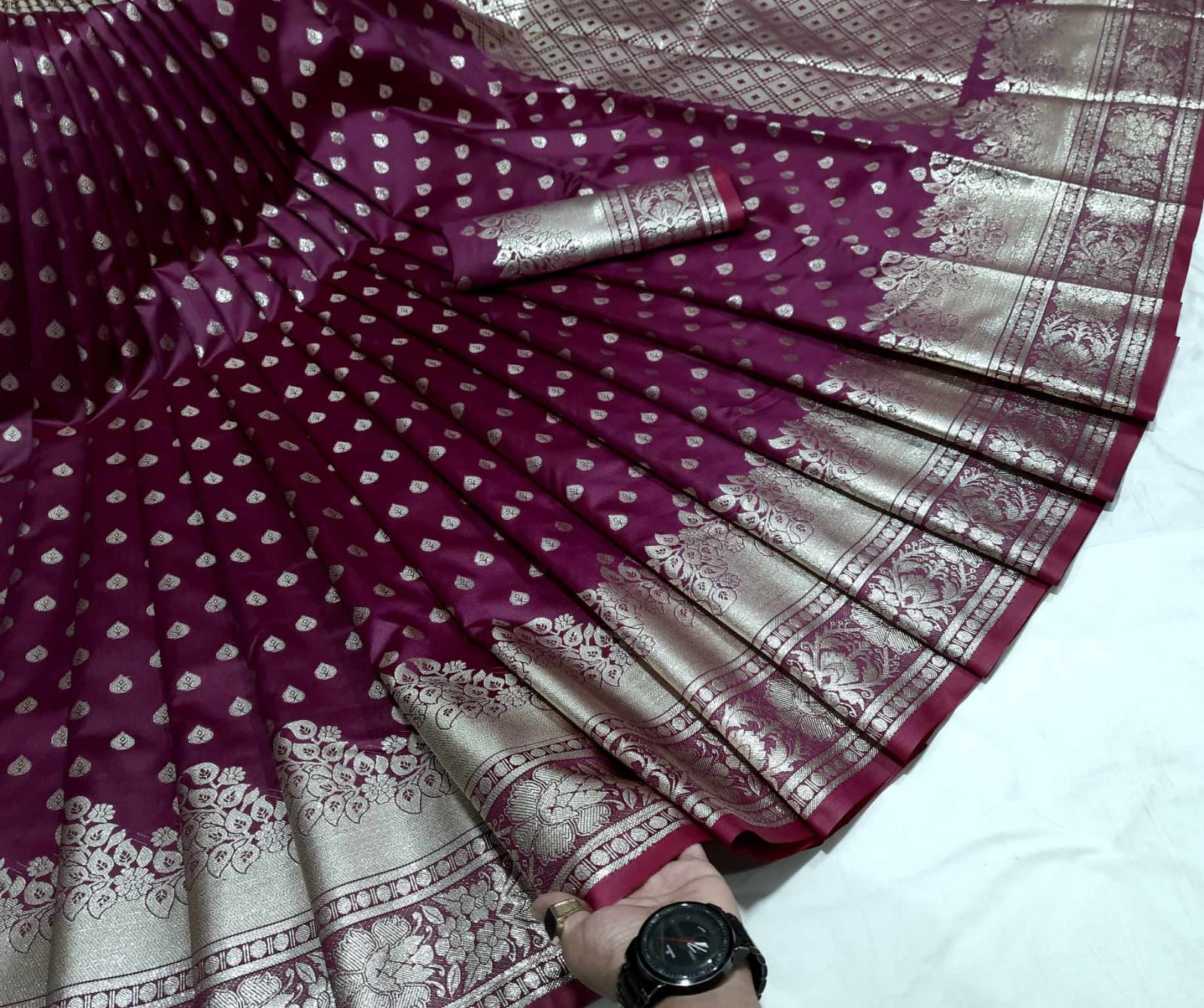 সফট সিল্ক কাতান  ১২.৫ হাত শাড়ি পাঁচটি গর্জিয়াস কালার