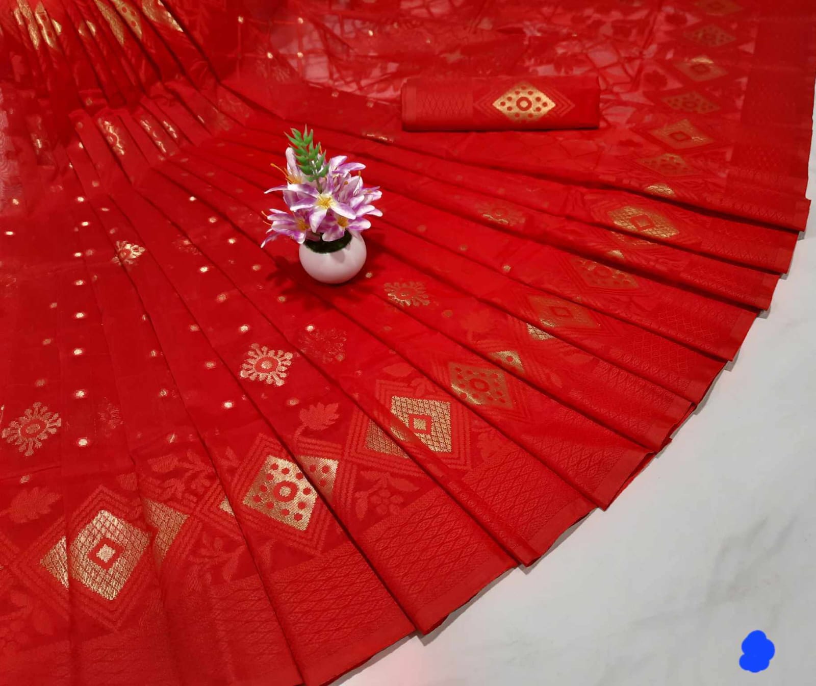 সফট সিল্ক কাতান  ১২.৫ হাত শাড়ি - Red